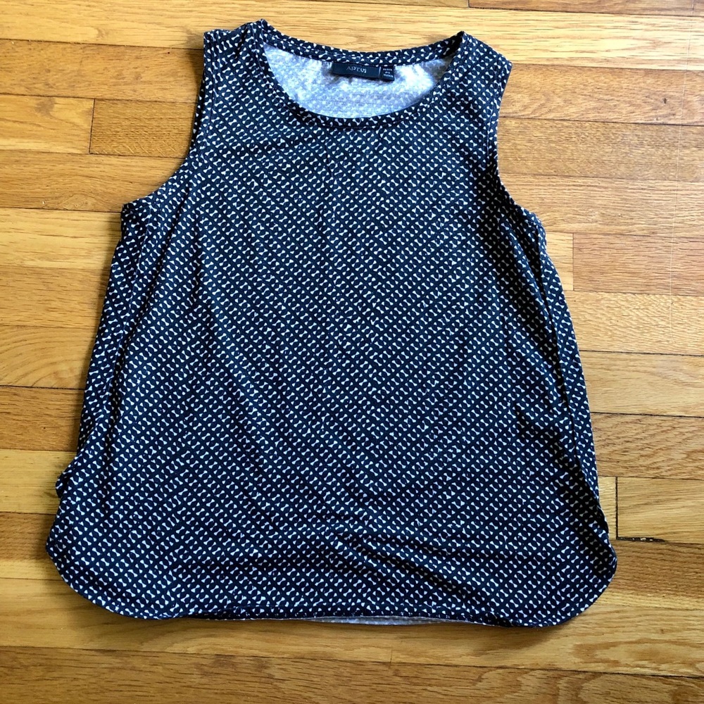 Apt 9 tank